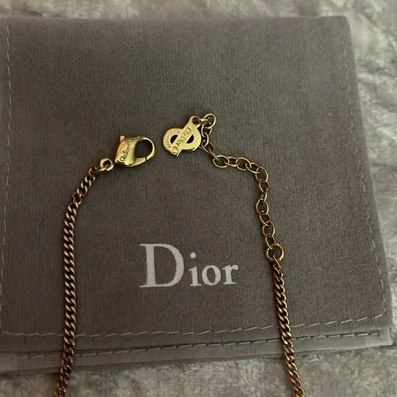 🛑SOLD🛑Christian Dior preloved diamond necklace excellent condition size 8”Long - Picture 4 of 7